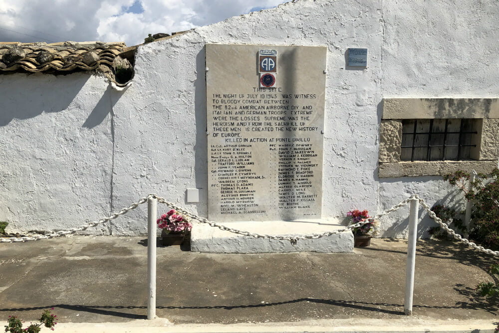 Memorial plaque commemorating 82nd Airborne Division soldiers killed at Punta Diklilu, Sicily 1943